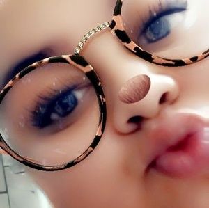 Meet your Posher, Jenica